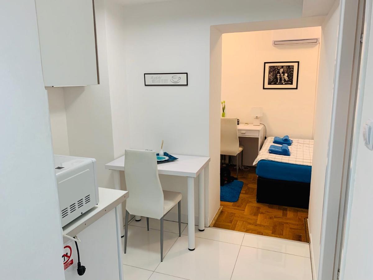 Studio Apartment Ivana Zagreb Extérieur photo